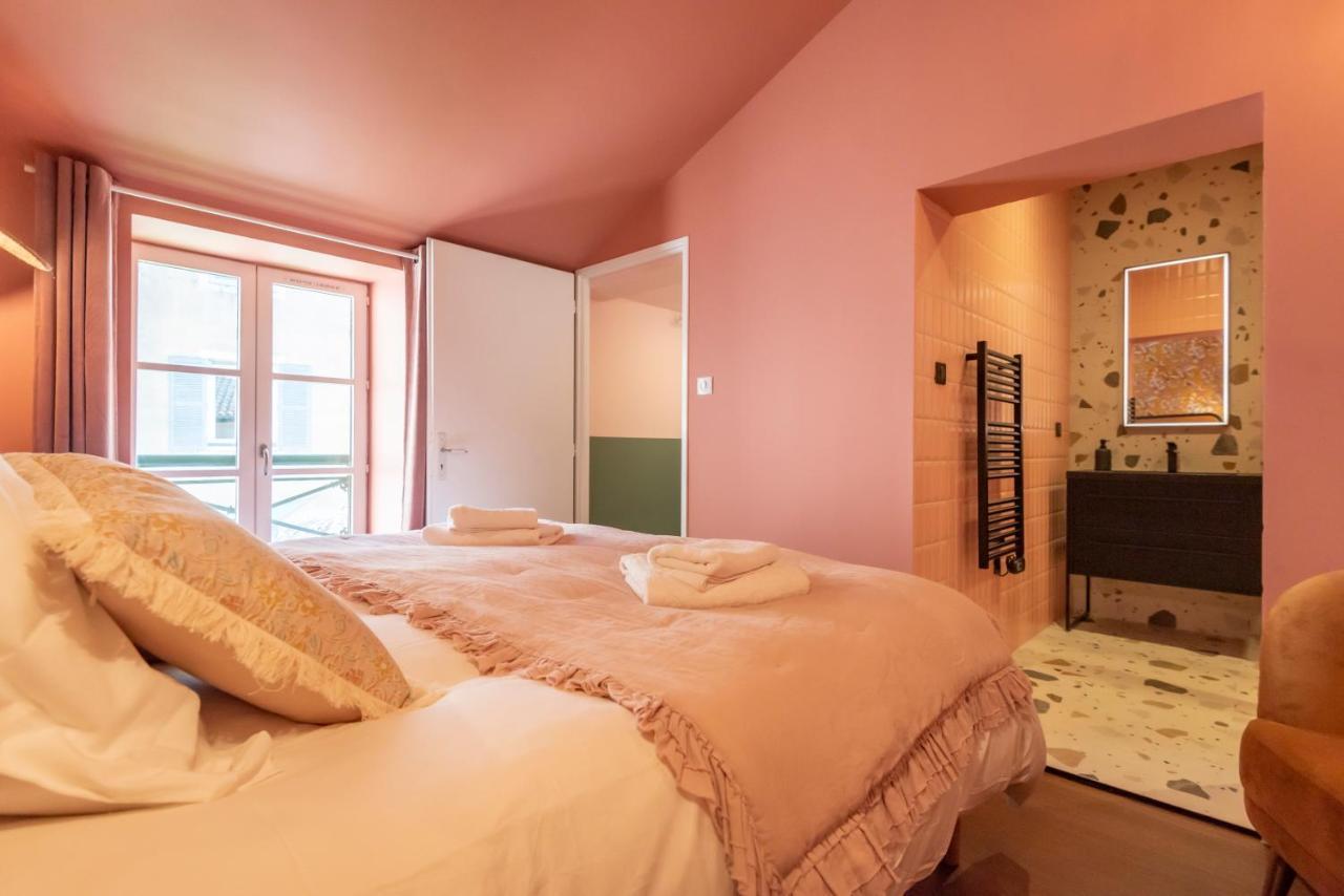 Le Vintage . Centre-Ville Macon . Atypique . Proche Gare . Wifi . Climatisation . Confortable . Luaran gambar